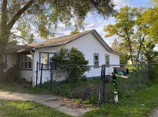 28261 W Hickory St, Wauconda, IL 60084