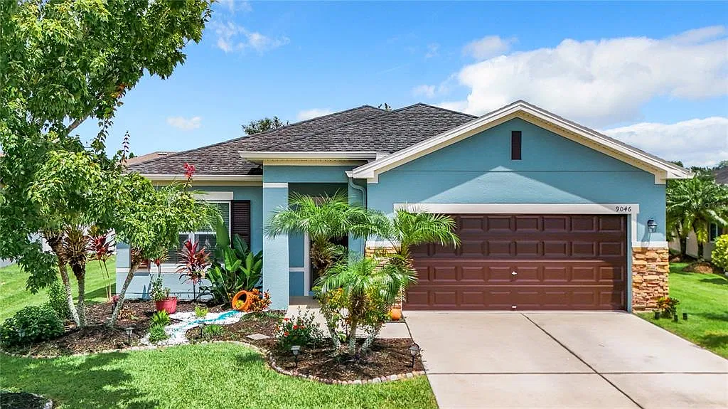 3 bed, 2.0 bath, 2186 sqft, $2,700 — Photo 1