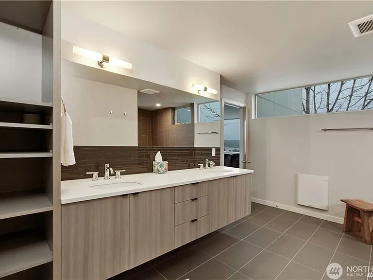 5207 S Willow St — Photo 14