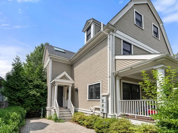 86 Babcock St #2, Brookline, MA 02446