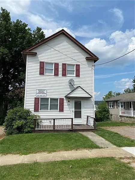 475 Grandview Ave photo 1