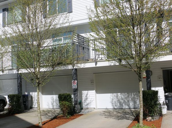 2 bedroom rental in Surrey — photo 15