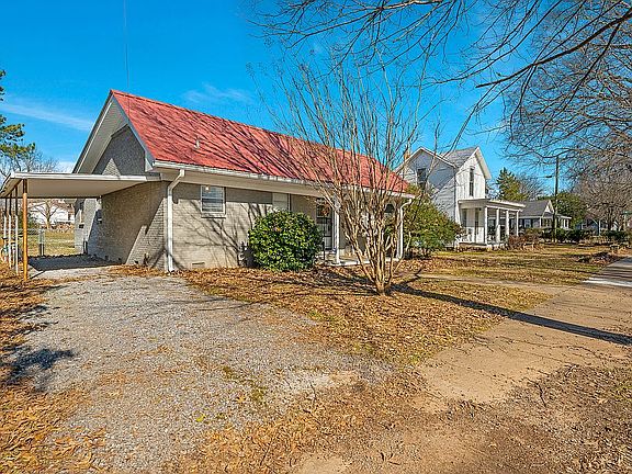 2nd image of 623 Tuscaloosa St