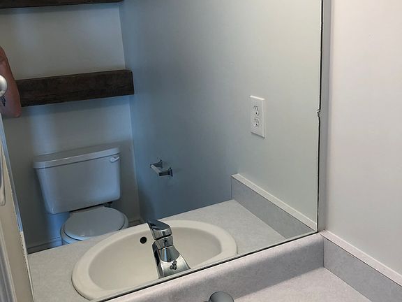 3rd image of 2272 E Hawthorne St
