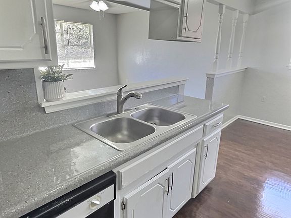 4th image of 236 NW 86th St
