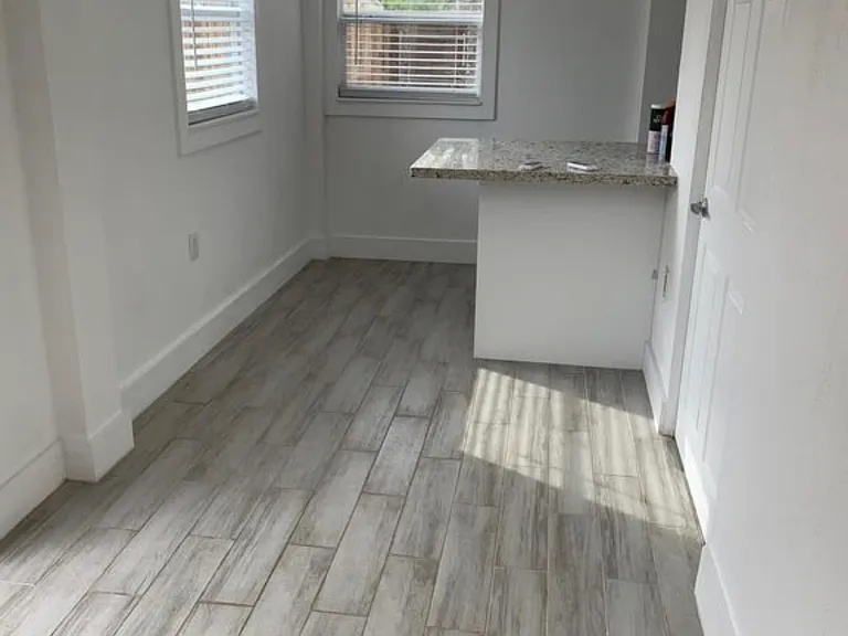 1335 SW 90th Ave — Photo 10