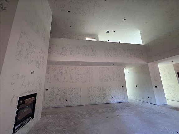 4th image of 4601 Maple Ridge Dr