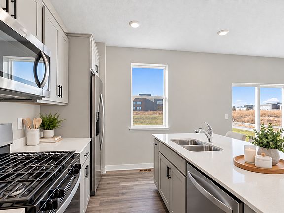 4th image of 573 Greywood Blvd SW