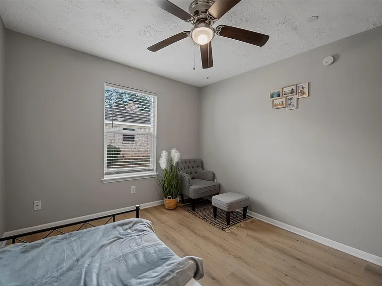 22114 Merrymount Dr — Photo 13