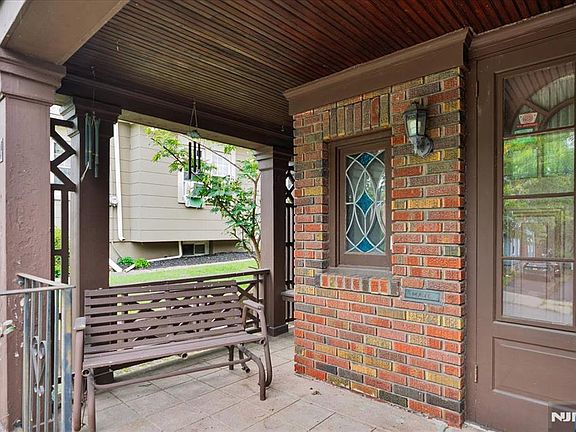 3rd image of 67 Montross Ave