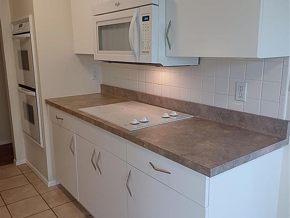 5th image of 585 Coeur De Royale Dr APT 302