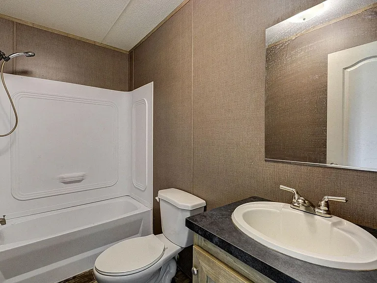 2245 Ben Blvd — Photo 7