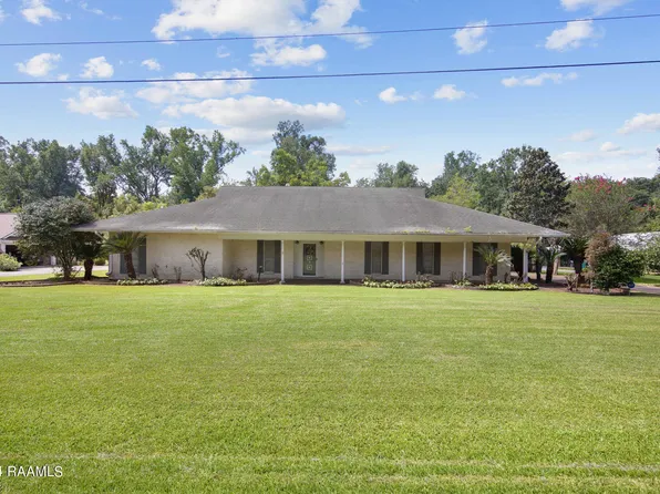 210 Saint John Ave, Opelousas, LA 70570