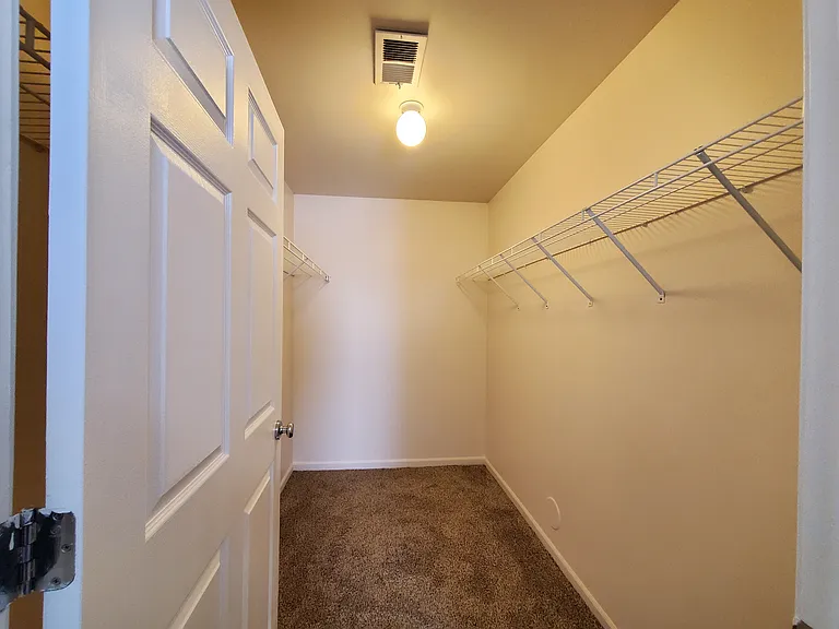 Blackberry Creek Village Apartments — Photo 33