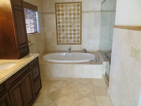 5th image of 5364 Sunset Dr