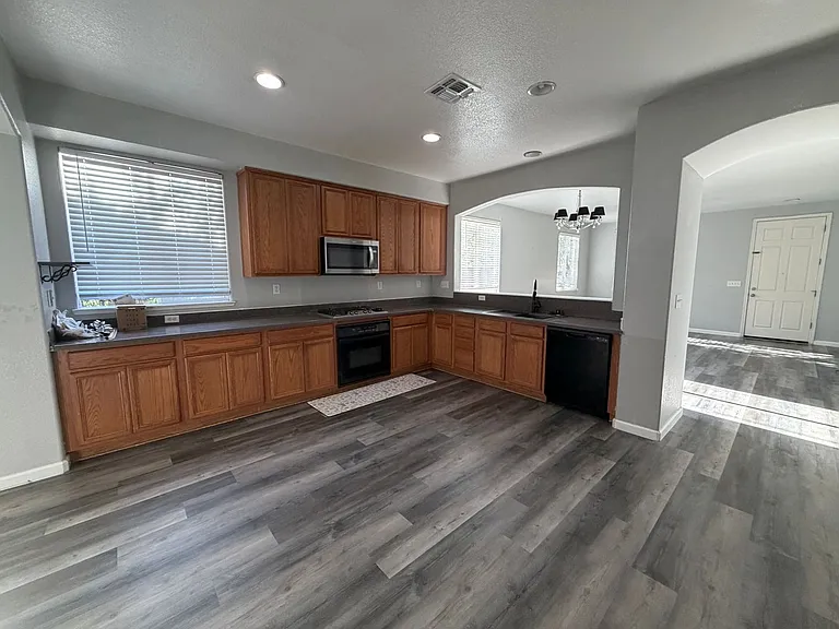 3656 Libby Ln — Photo 5