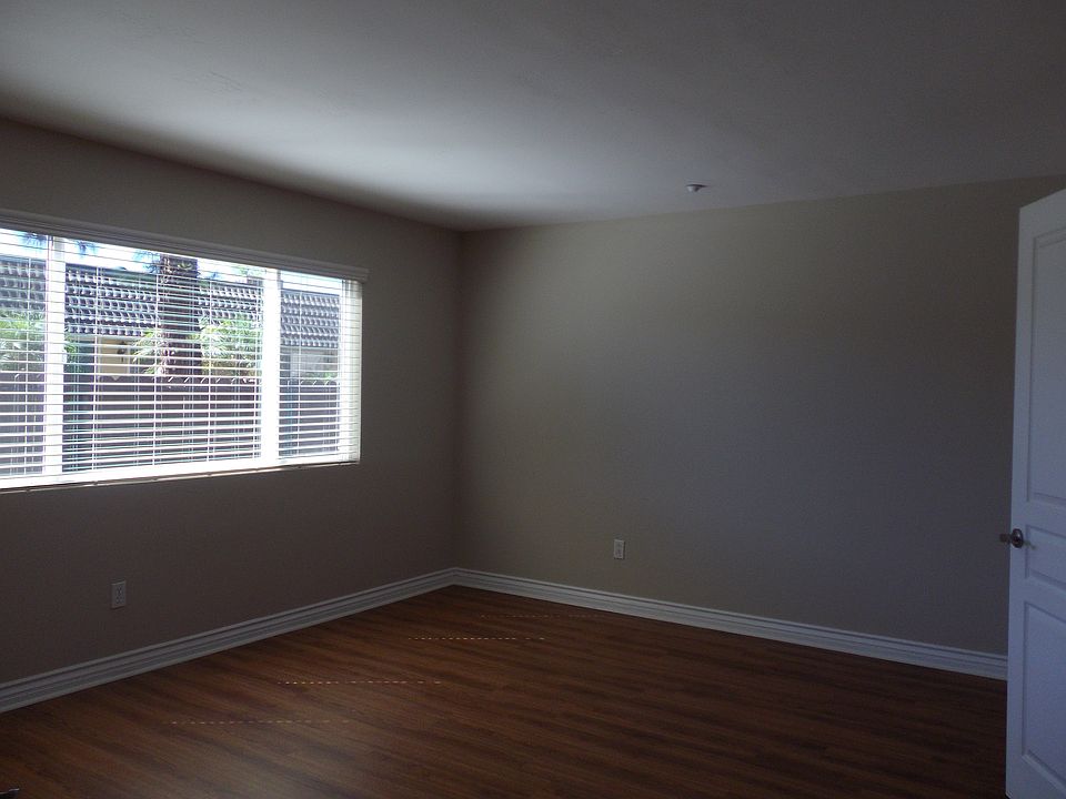 1st image of 1132 N Broadway Unit 8