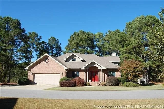 4 bed, 2.5 bath, 2500 sqft, $2,000 — Photo 2