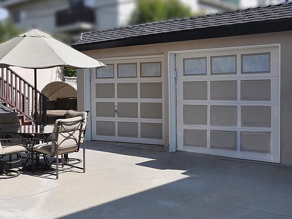 2nd image of 846 S Sherbourne Dr