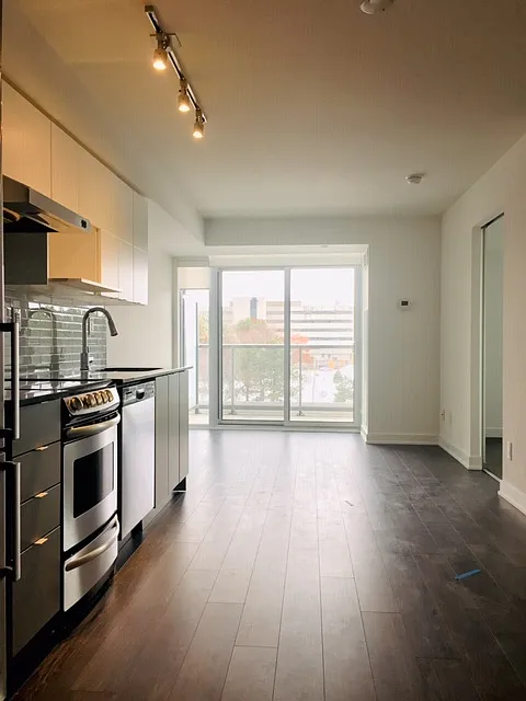 2 bed, 630 sqft, $2,200 — Photo 4