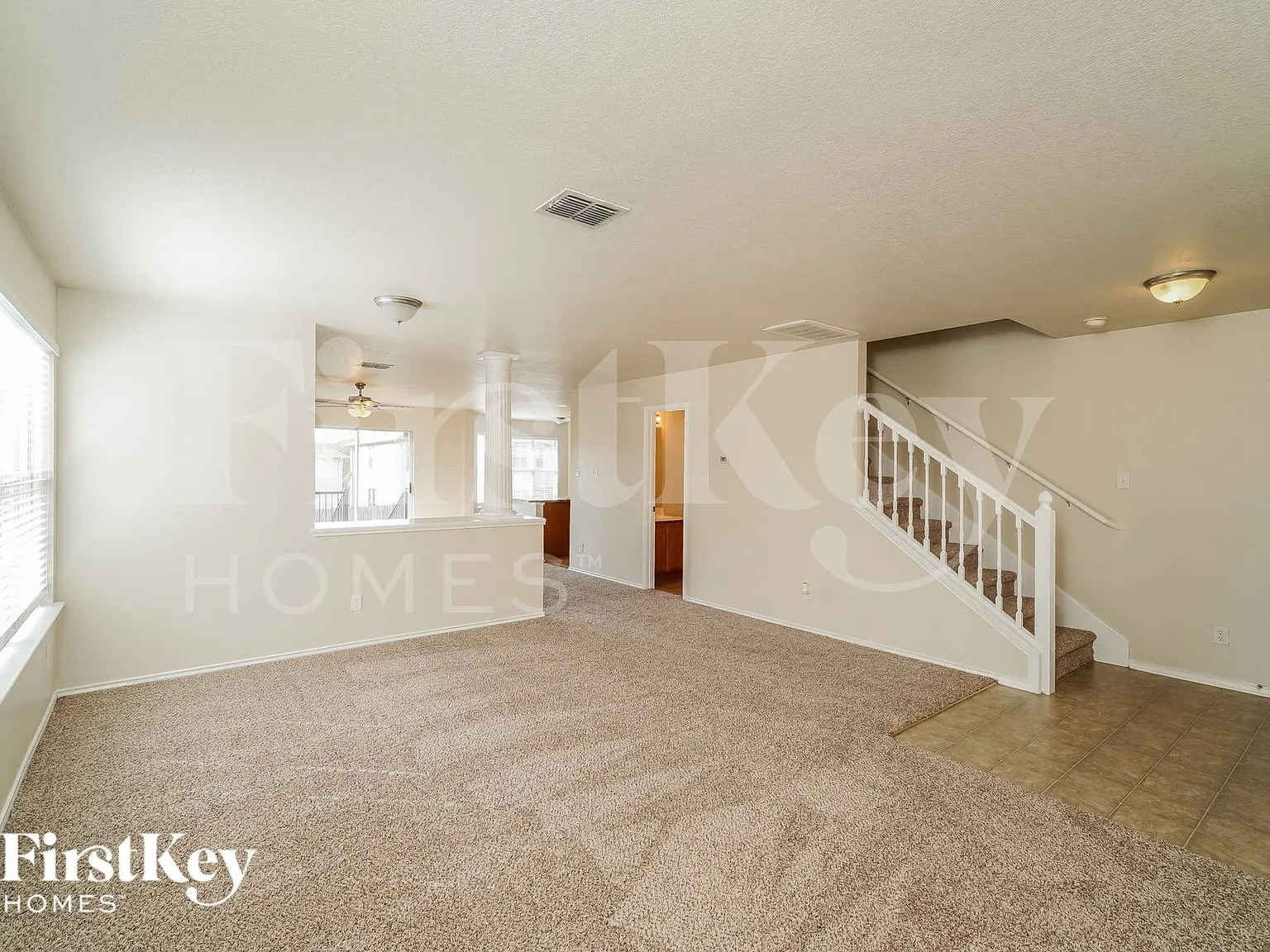 3 bed, 2.5 bath, 2576 sqft, $2,030 — Photo 3