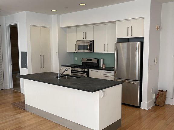 2nd image of 4 Beacon Way APT 904