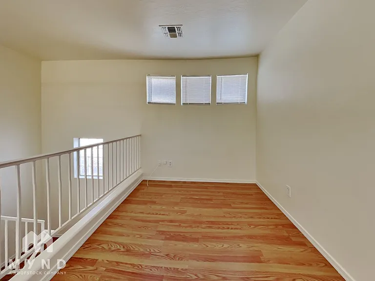 10524 W Almeria Rd — Photo 14