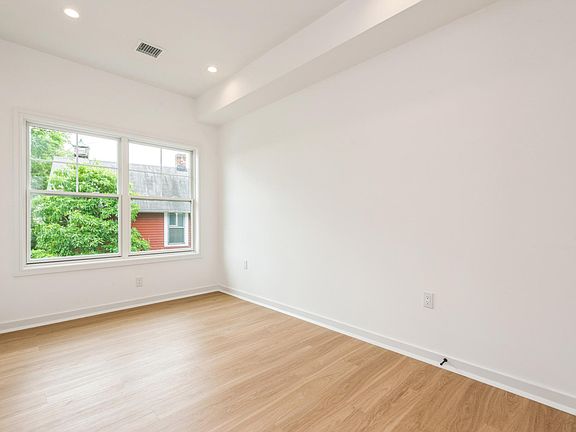 5th image of 418 Atlantic Ave #205