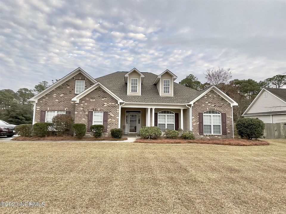 1st image of 218 Gold Leaf Dr
