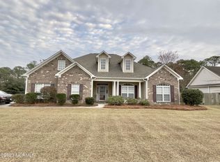 218 Gold Leaf Dr, Hampstead, NC 28443