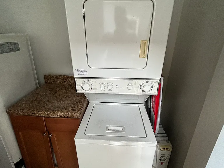 914B Lancaster St — Photo 11