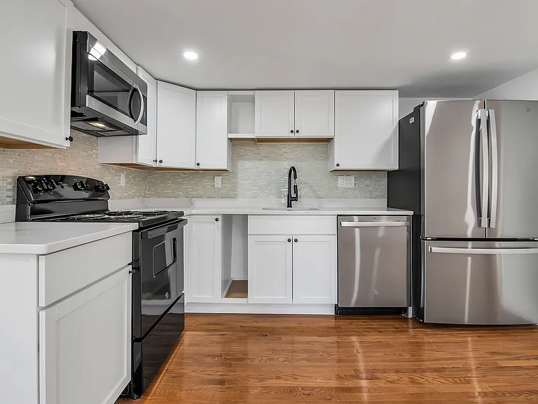 139 E Haverhill St — Photo 10