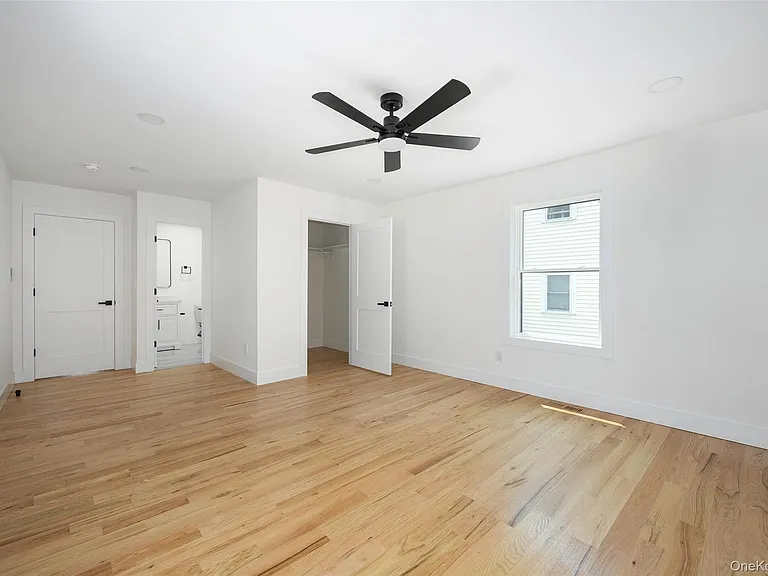 7441 S Broadway — Photo 14