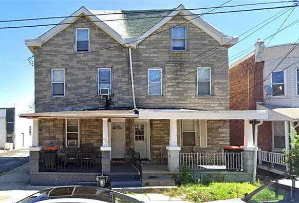 425 Highland Ave #A — Photo 2