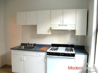 2905 23rd Ave, Astoria, NY 11105