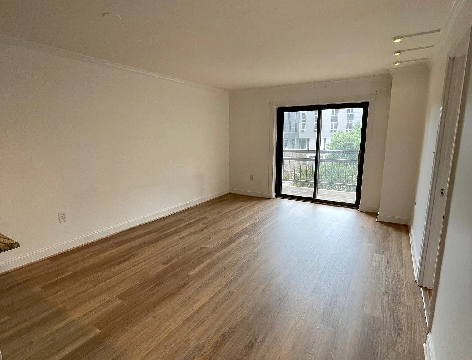 1 bed, 604 sqft, $2,650 — Photo 3