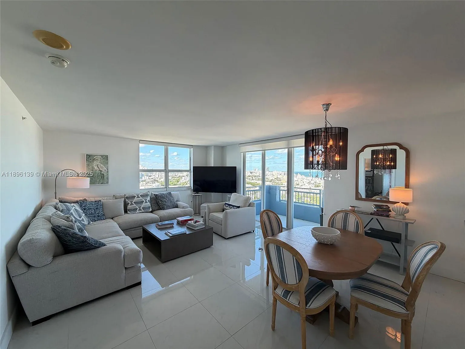 2 bed, 2.0 bath, 1130 sqft, $5,900 — Photo 1