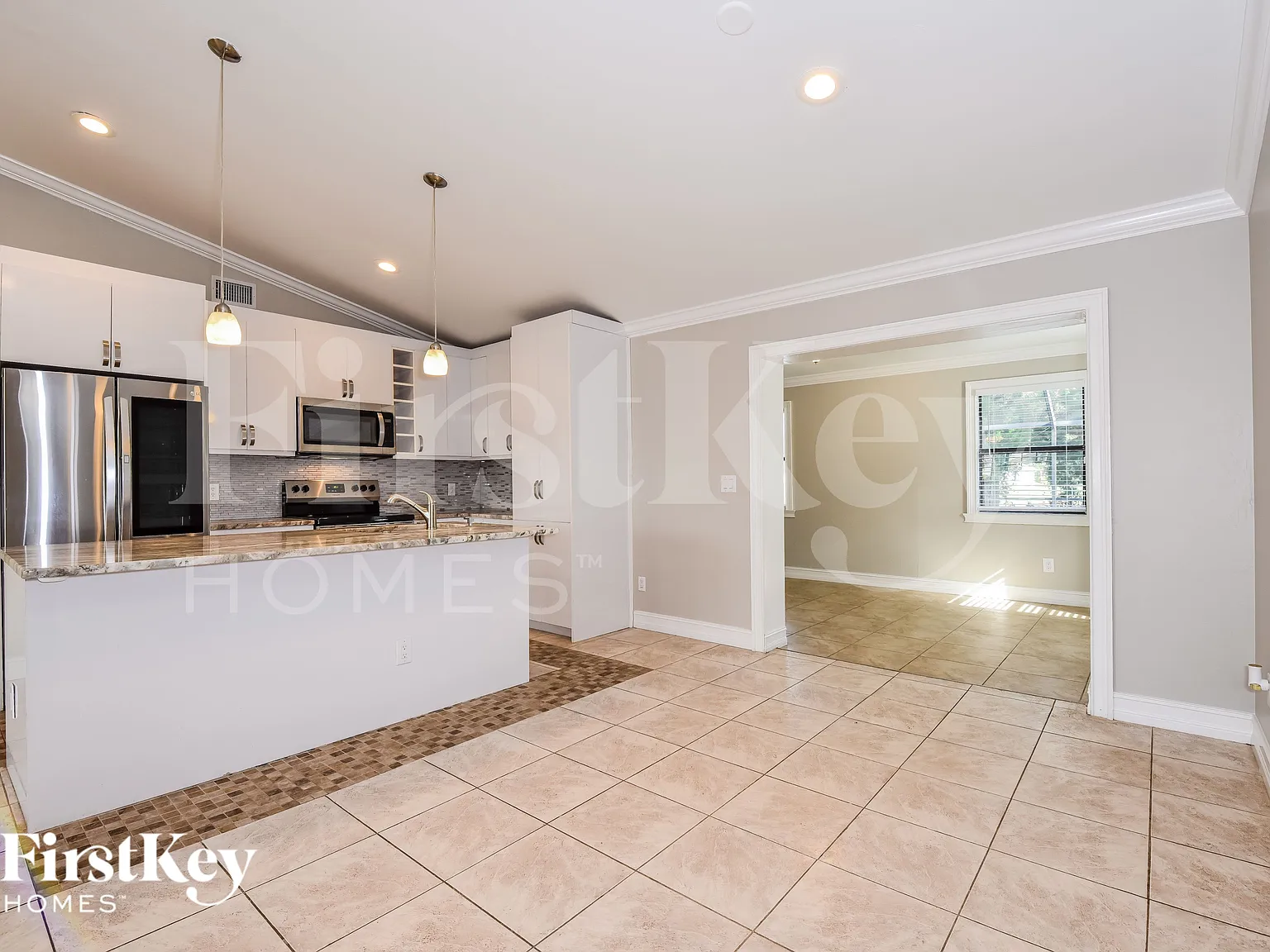 3 bed, 2.0 bath, 1348 sqft, $2,215 — Photo 4