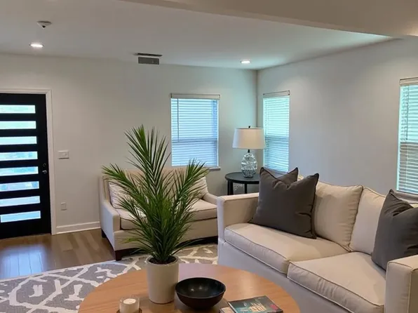 2008-2010 Vineyard Ave, 2008 Vineyard Ave #2008, Los Angeles, CA 90016