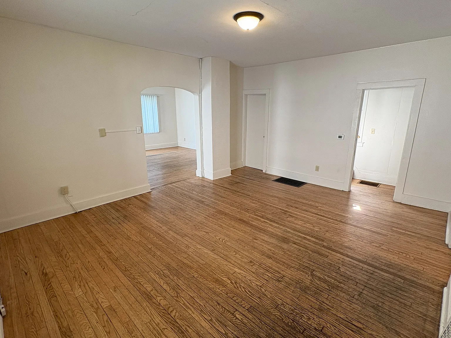 4 bed, 1.5 bath, 1584 sqft, $2,880 — Photo 4