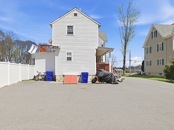 5th image of 10 Oak Ave