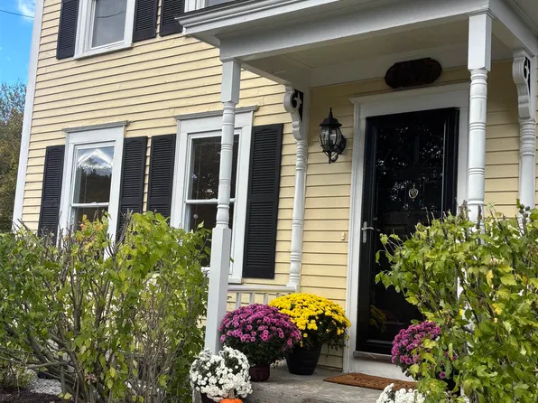 97 Dutton Road, Pelham, NH 03076