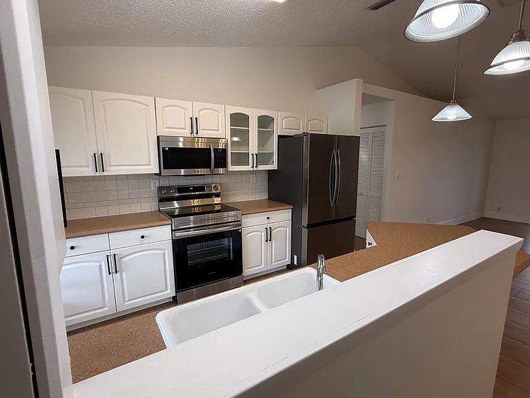 6249 Foster St — Photo 6