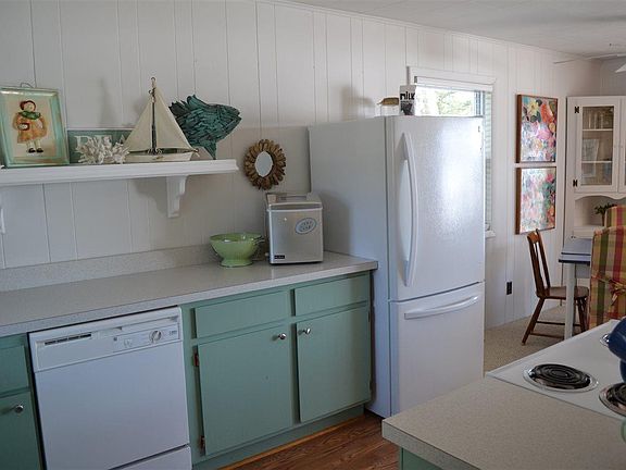 4th image of 1568 Little Ave