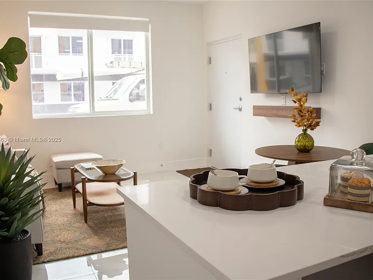 1455 W 29th St #113 — Photo 9