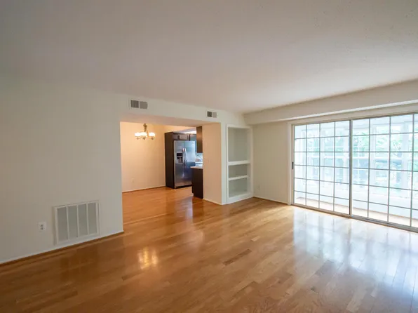 120 Fort Evans Rd SE APT C, Leesburg, VA 20175