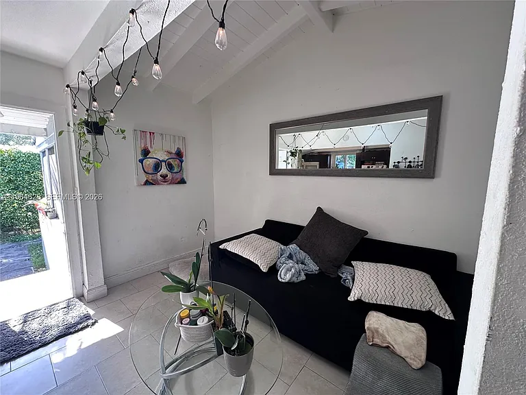 2125 Bay Dr #C — Photo 8
