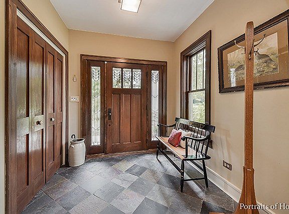 3rd image of 584 Hill Ave