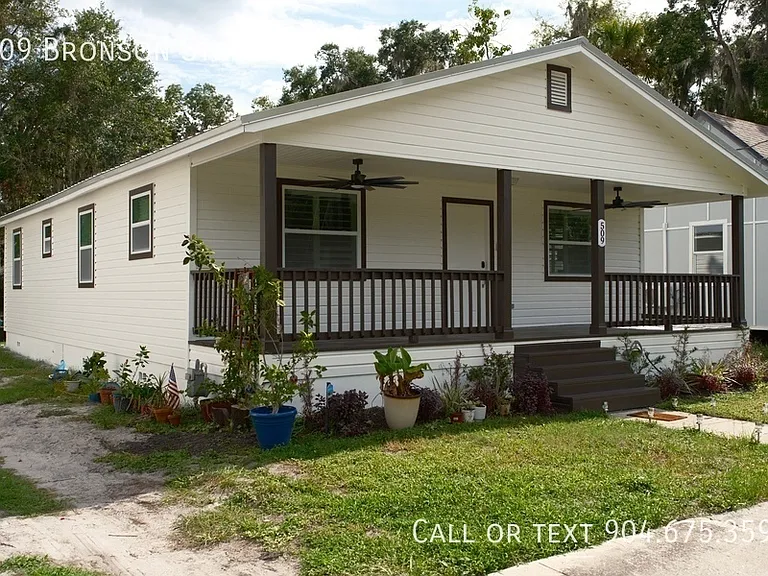 509 Bronson St — Photo 1