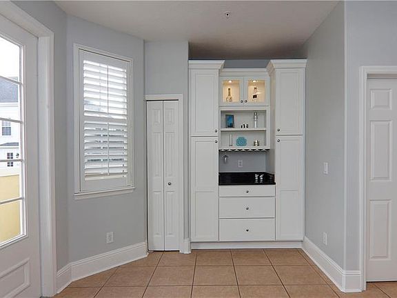 5th image of 4556 Virginia Dr